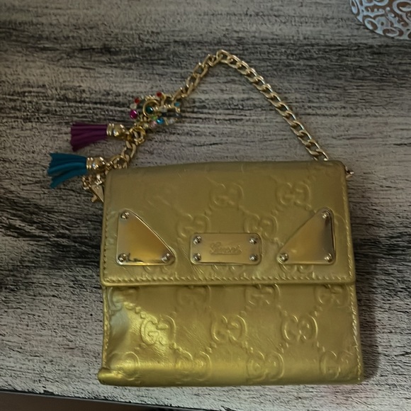 (Traded )Gucci Gold Wallet 🤩 - Picture 4 of 12